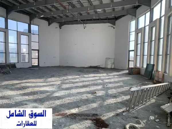 فرصة استثمارية: محل تجاري ضخم 2600 قدم للإيجار...