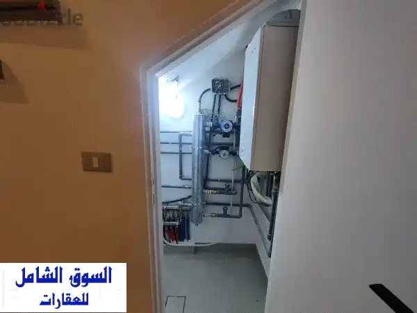 شقة أحلامك في طبربور: طابق أول فاخر 240م² للبيع قرب الجامعة العربية المفتوحة – استثمار وسكن مثالي!