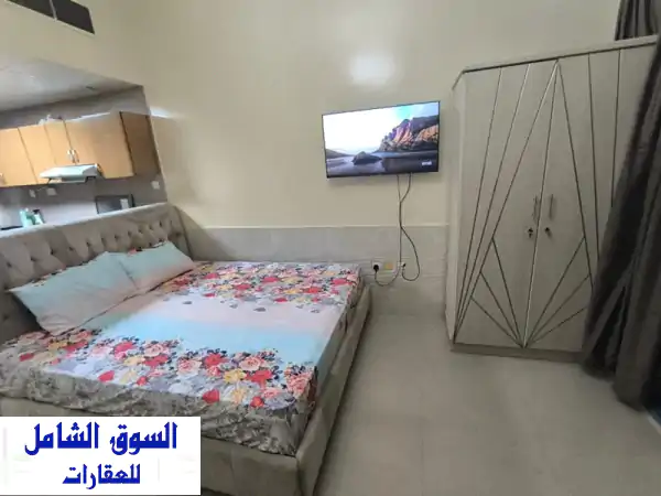 استوديو استثماري للبيع في برج C: دخل ثابت 3700...