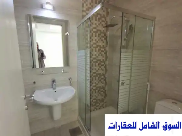 شقة مودرن في المسايل 3 غرف جميعها ماستر صالة مع حمام ضيوف مطبخ كبير غرفة خدامة للإيجار مبارك الكبير