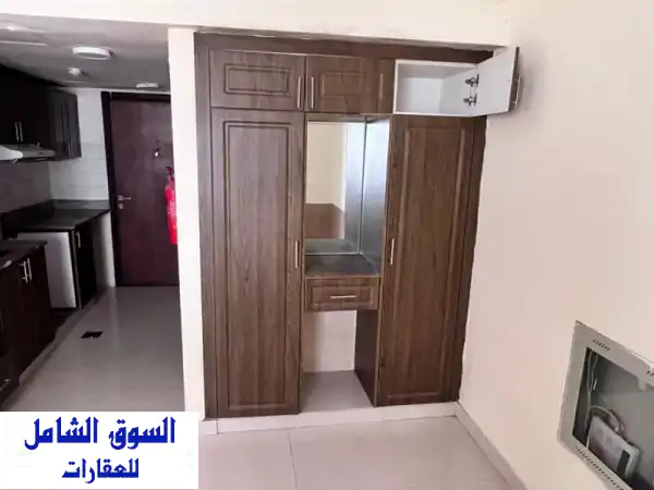 استوديو للإيجار السنوي في الروضة 1 عجمان، بموقع مميز وقريب من جميع الخدمات والمواصلات، مناسب للسكن ...