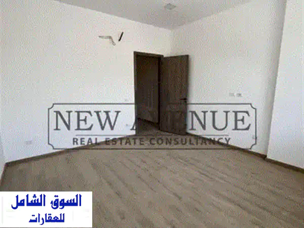 مكتب بلازا فيو متشطب بالكامل للايجار في ليك فيو التجمع الخامس