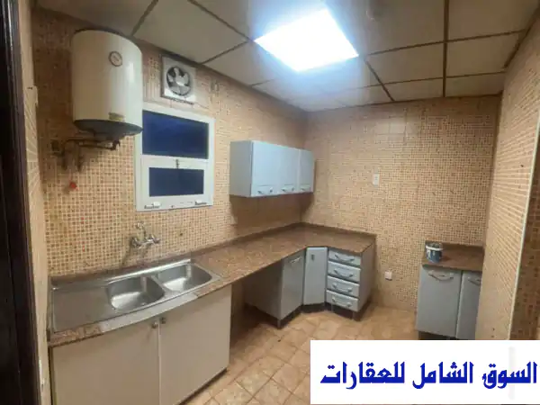 شقة للإيجار في الوكرة 4 غرف