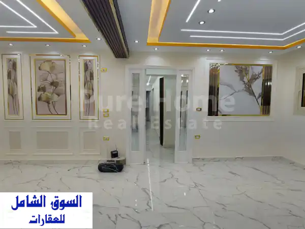 شقة للايجار  لوران  علي الترام مباشرة