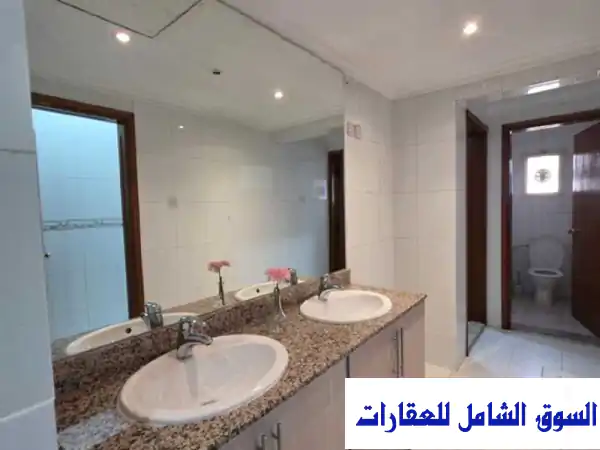 شقة أحلامك للإيجار بسلوى: 3 غرف نوم مفروشة بالكامل، مسبح، جيم، قرب حولي - 650 د.ك