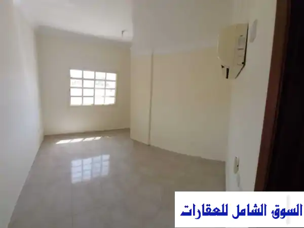 شقة للإيجار الشهري في الوكرة، قطر: غرفتين 125م²،...