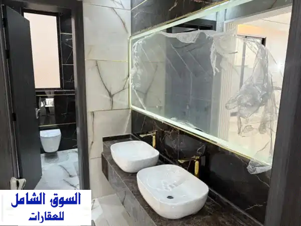 فيلا فاخرة للبيع بالباهية عجمان: 5 غرف ماستر، تصميم فريد، موقع مثالي!