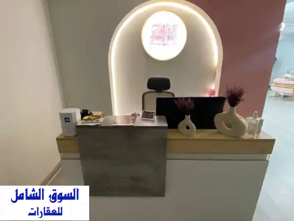 فرصة ذهبية: صالون نسائي فاخر للبيع بالخان، موقع...