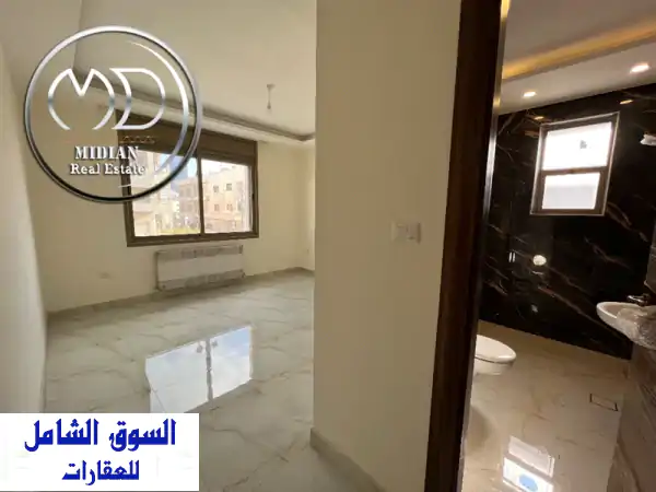 شقة دوبلكس فاخرة للبيع بأم أذينة - طابق أخير مع رووف وإطلالة بانورامية - 210م (9899)