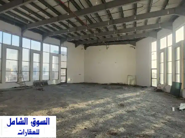 فرصة لا تعوض! محل تجاري ضخم 2600 قدم للإيجار | الشروق مول عجمان، شارع الشيخ عمار - موقع استراتيجي