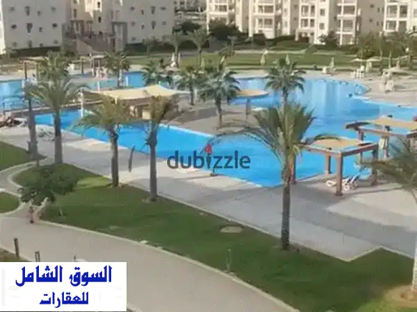 شالية فاخر على حمام السباحه للايجار بقرية...