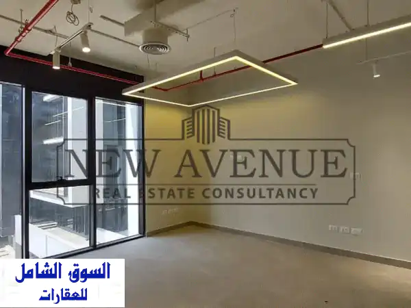 مكتب بيع استلام فوري في هايد بارك متشطب مع جراج خاص...