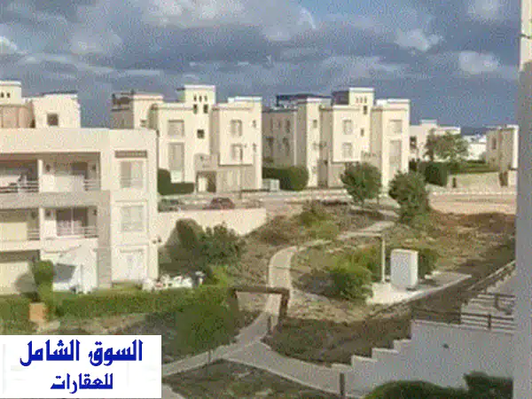 شالية فاخر على حمام السباحه للايجار بقرية امواج الساحل الشمالي