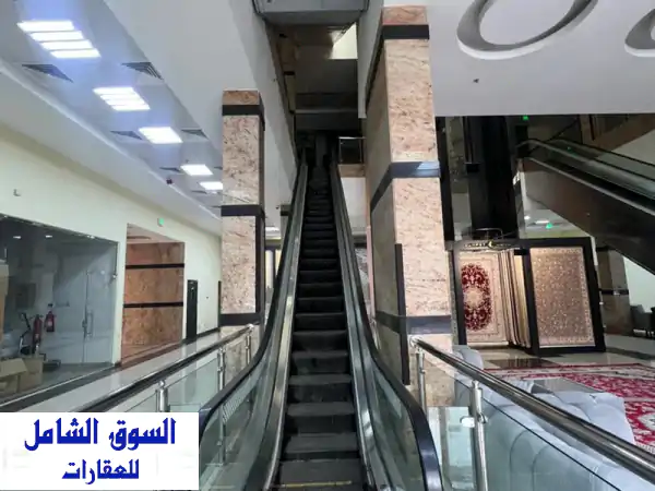 فرصة استثمارية ممتازة في موقع حيوي محلات...