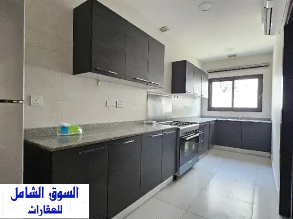 البحرين  الحد / للإيجار شقة كبيرة. نصف مفروشة. تتكون من 3 غرف نوم. صالة. مطبخ. غرفة عاملة. بلكونة. ...