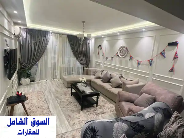 شقة للبيع  لوران  شارع ابو قير