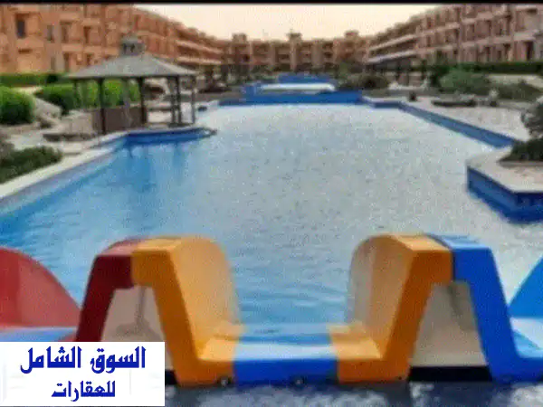 شاليه الأحلام للبيع بالعين السخنة: فيو بحر مباشر، حديقة خاصة، فرش فندقي مكيف | مثالي لـ 6 أفراد