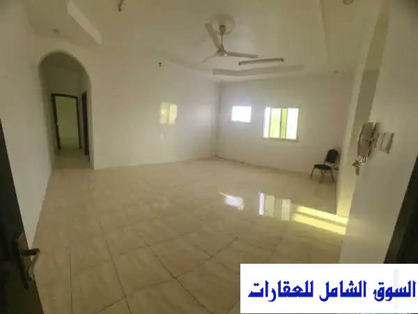 شقة للإيجار في عالي، الوسطى: غرفتين وصالة واسعة بـ...