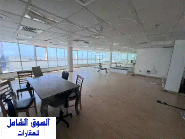 فرصة العمر بأقل سعر: رووف فاخر 10000 قدم للإيجار...