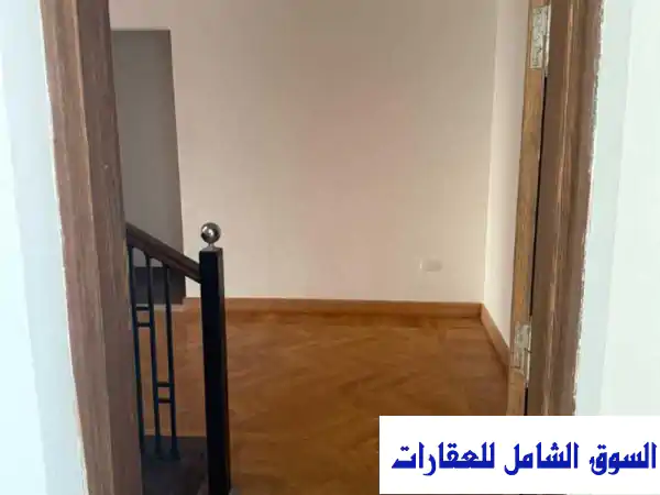 دوبلكس فاخر للإيجار ببروميناد التجمع الخامس | روف...