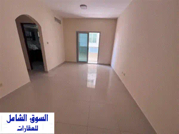 شقة للإيجار السنوي بالحميدية 1 عجمان | غرفتين وصالة بـ 35000 درهم على 4 دفعات - موقع استراتيجي وخدمي