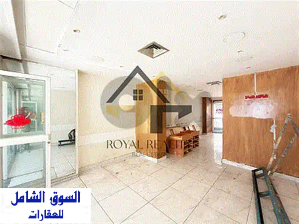 محل للبيع في صنايع بيروت: موقع استراتيجي | 3 واجهات | فرصة استثمارية