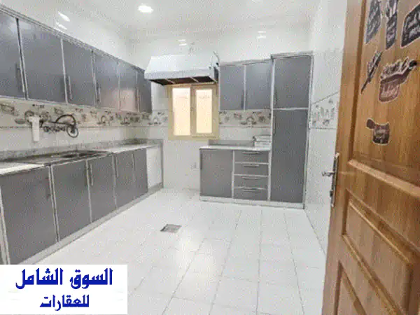 للإيجار شقة في حطين مع رووف خاص كبير تشطيب سوبر ديلوكس 3 غرف نوم منهم غرفة نوم ماستر غرفتين نوم ...