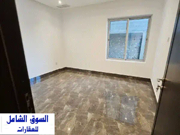للإيجار شقة أرضية في سلوى تشطيب سوبر ديلوكس، 3 غرف نوم منهم غرفة نوم ماستر، غرفتين نوم بينهم حمام ...