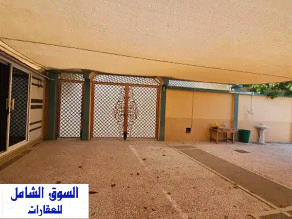 فرصة استثنائية: فيلا طابق واحد 5 غرف للبيع في خور فكان - موقع ناصية مميز وقرب الخدمات