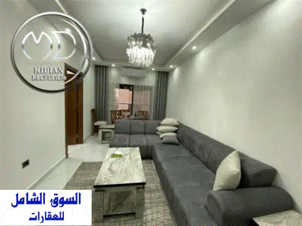 شقة مفروشة فندقية فاخرة للإيجار بالجاردنز 90م -...