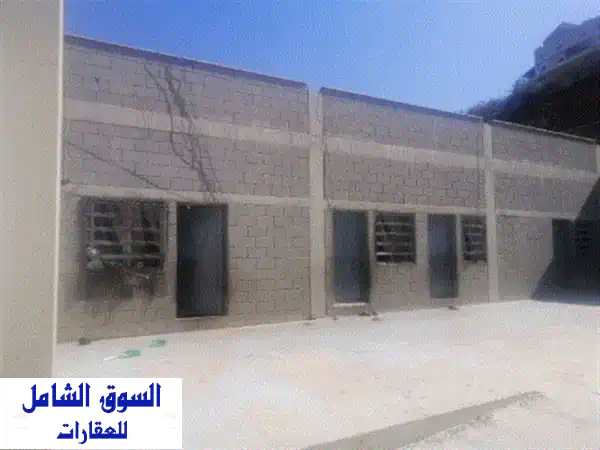فرصة استثمارية استراتيجية: أرض صناعية 1650م² بمبنى 1640م² للبيع في عاصير الشوف - مدخل كميون وقاطرة