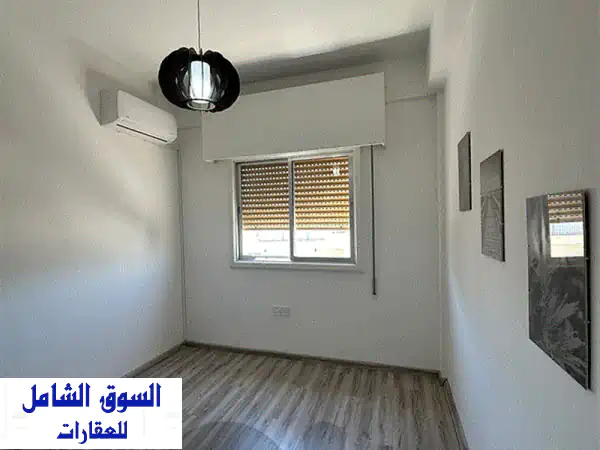 شقة للبيع في لارنكا، قبرص | غرفتي نوم مجددة بالكامل - موقع حيوي قرب سوبر ماركت مترو!