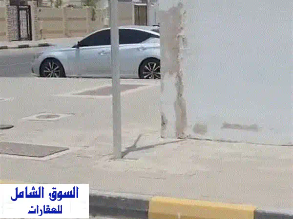 للبيع بيت في الرملة زاوية ثاني قطعة من الشارع الرئيسي عدادين المساحة 6300 الفيلا تتكون 4 غرف وصالة ...
