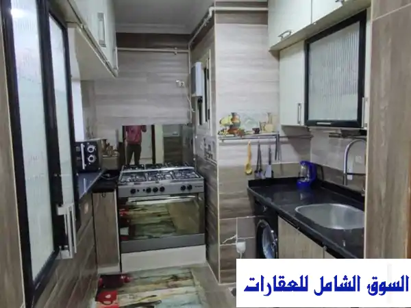 شقة مفروشة فاخرة للإيجار بحدائق الأهرام، الجيزة - 3 غرف، فرش جديد، موقع مميز وقرب الأهرامات والمتحف الكبير!