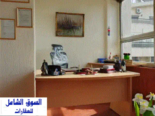 مكتب مفروش فخم للإيجار في شتورا: موقع استراتيجي فوق بنك عودة - كل الخدمات متوفرة