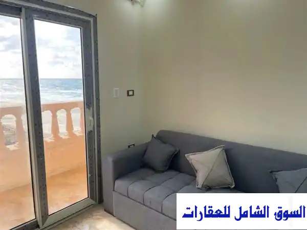 شقة 90 متر صف اول بحر على رمال شاطئ بيانكي العجمي تقسيم واحد الحد الشرقي عمارة المراغي حجرتان نوم مفروشة للإيجار في الإسكندرية
