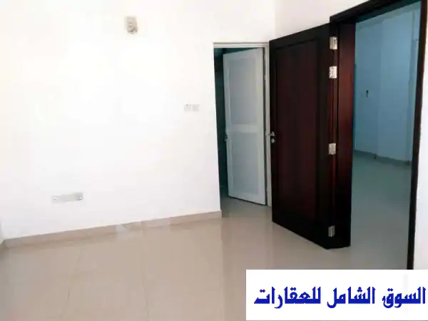 شقة للبيع العامرات مسقط: استثمر لمستقبل أبنائك | 2 غرفة جاهزة للسكن بموقع حيوي + تمويل عقاري