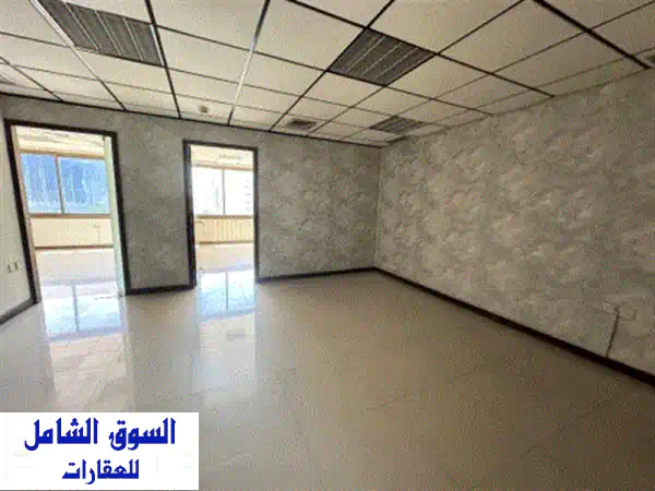 حصريًا بالمنطقة الدبلوماسية: مكاتب تجارية فاخرة للإيجار 4 د.ب/م² | موقع استراتيجي