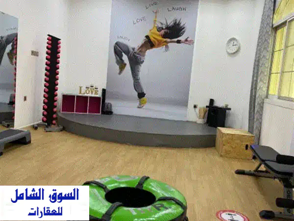 فرصة ذهبية: جيم نسائي متكامل للإيجار بالجرف عجمان - برخصة وعملاء وأجهزة جاهزة