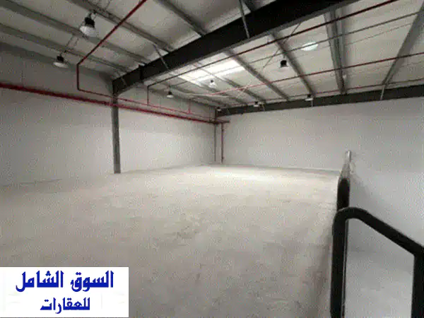 مستودع جديد ومتميز للإيجار في الصجعة الصناعية بالشارقة | 4100 قدم² | موقع استراتيجي