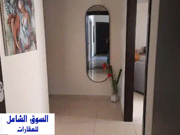 للإيجار: شقة فاخرة ومفروشة بالكامل (3 غرف نوم) في أدونيس - موقع استراتيجي قرب الأوتوستراد بسعر 700$!