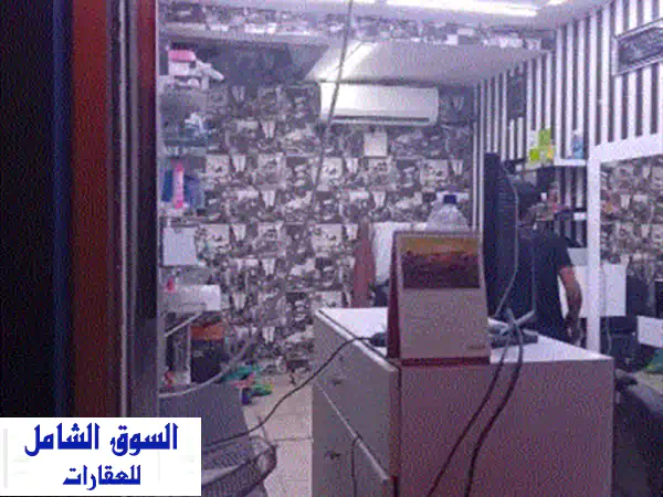 للبيع محل صالون رجالي في الرفاع الشرقي بالقرب من السوق. الصالون شغال. البيع يشمل عدد ثلاثة كراسي ...