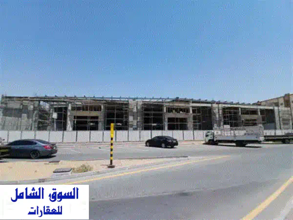 فرصة استثمارية ذهبية: مبنى تجاري ضخم للإيجار السنوي بالمويهات | 60 ألف قدم مجهز بالكامل و3 مواقف