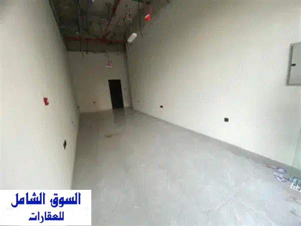 محل للإيجار السنوي بالجرف 3 عجمان | فرصة تجارية بموقع استراتيجي (385 قدم مربع)