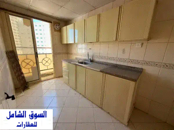 أجمل غرفة وصالة في القليعة مع بلكونة بإطلالة مميزة جدًا. صالة مزودة بشباك للتهوية، وغرفة نوم ...