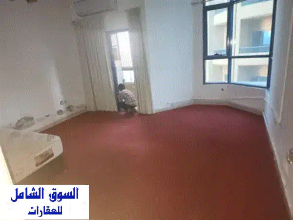فرصة لا تعوض: شقة فسيحة غرفتين وصالة للبيع بأبراج الخور عجمان - جاهزة للسكن الفوري!