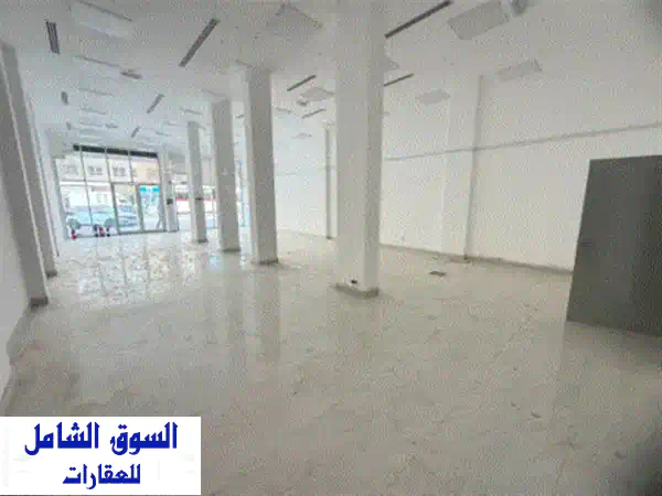 فرصة ذهبية! محل تجاري للإيجار السنوي بالصناعية 15 الشارقة | موقع استراتيجي + شهرين مجاناً!