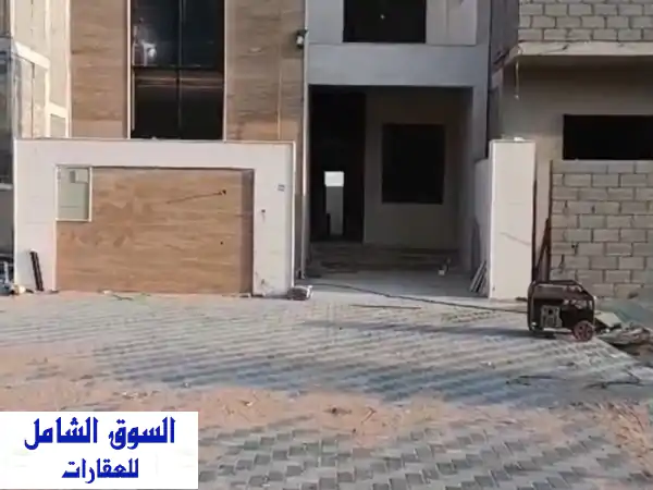 للبيع فيلا تاون هاوس في قلب الزاهيه بالقرب من المسجد