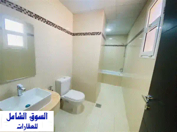 شقة واسعة ومحافظة عليها جيدا ومفروشة بالكامل من غرفتي نوم متاحة في قلب الجفير‎. مثالية للعائلات أو ...