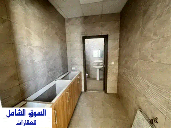 للإيجار في الصناعية 5  الشارقة، معرض بمساحة 9000 قدم مربع مناسب لمختلف الأنشطة التجارية والصناعية، ...